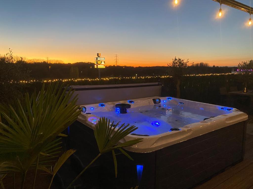 Wellness Dome Penthouse Suite Kerkrade Ngoại thất bức ảnh