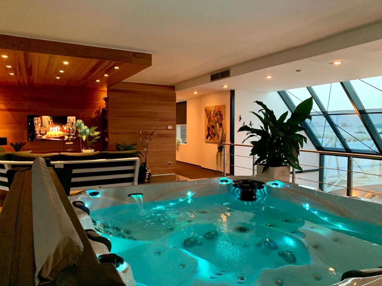 Wellness Dome Penthouse Suite Kerkrade Ngoại thất bức ảnh